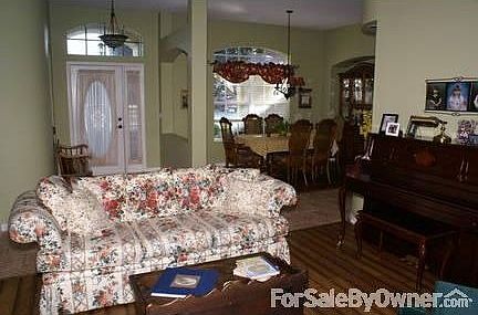 4th image of 11940 Timberhill Dr