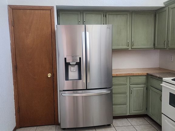 5th image of 1017 Galvan Dr