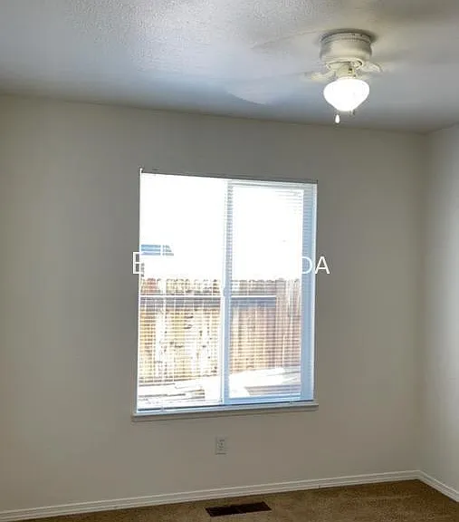 3 bed, 2.0 bath, 1334 sqft, $2,295 — Photo 11