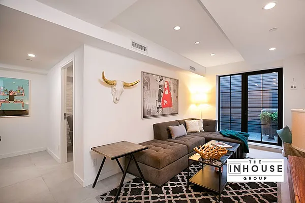 Sold by The InHouse Group | media 10
