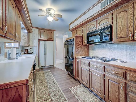 4th image of 5916 W 78th St