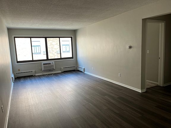 3rd image of 912 22nd Ave S APT 201