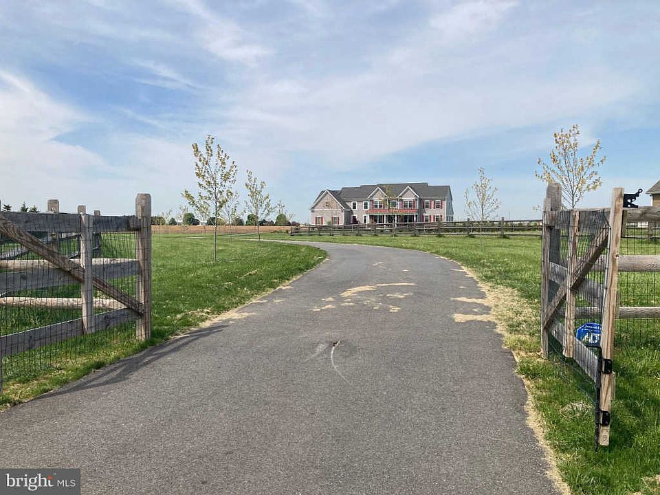 2nd image of 5 Drucilla Ln