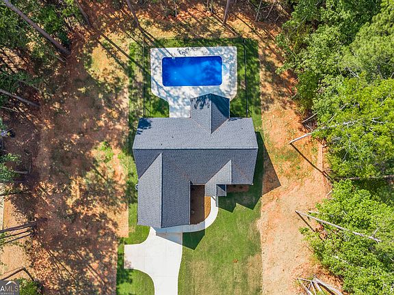 2nd image of 673 Pelican Cir