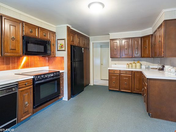 3rd image of 720 Orange Ave