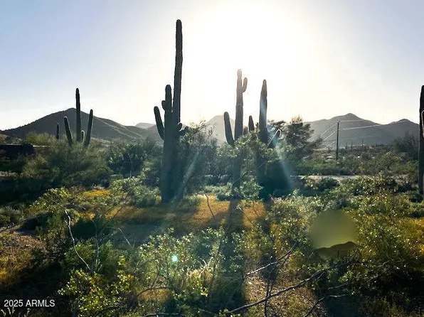 5713 E SAGUARO Road E #*-*, Cave Creek, AZ 85331