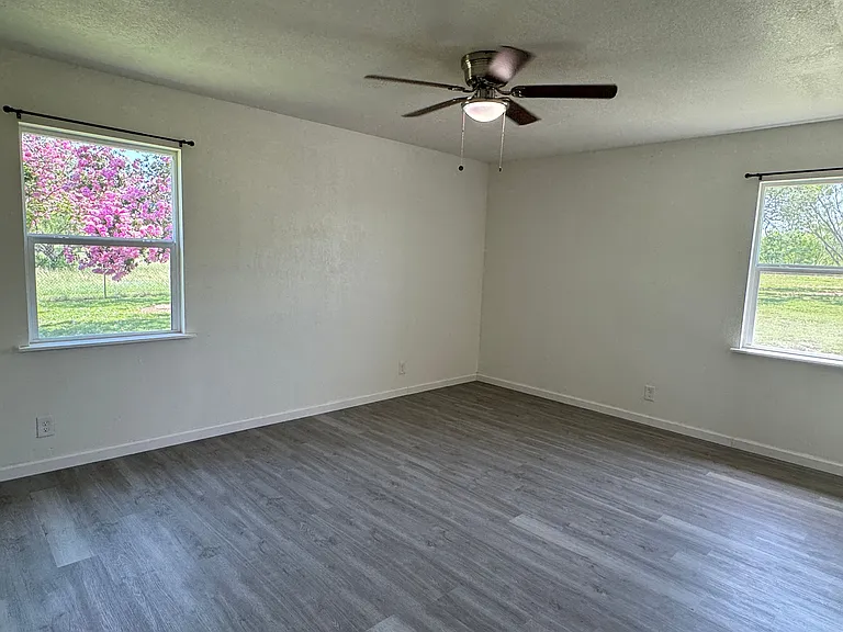 74 McCoy Ln — Photo 12