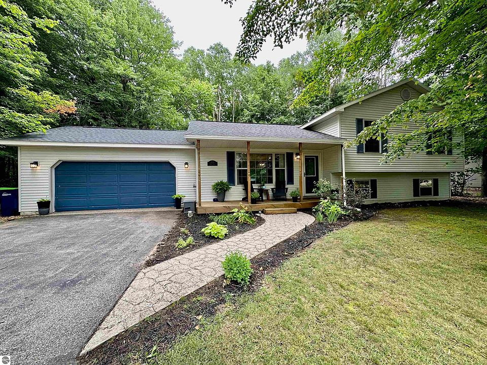 2329 Arthur Ct, Traverse City, MI 49685 Zillow