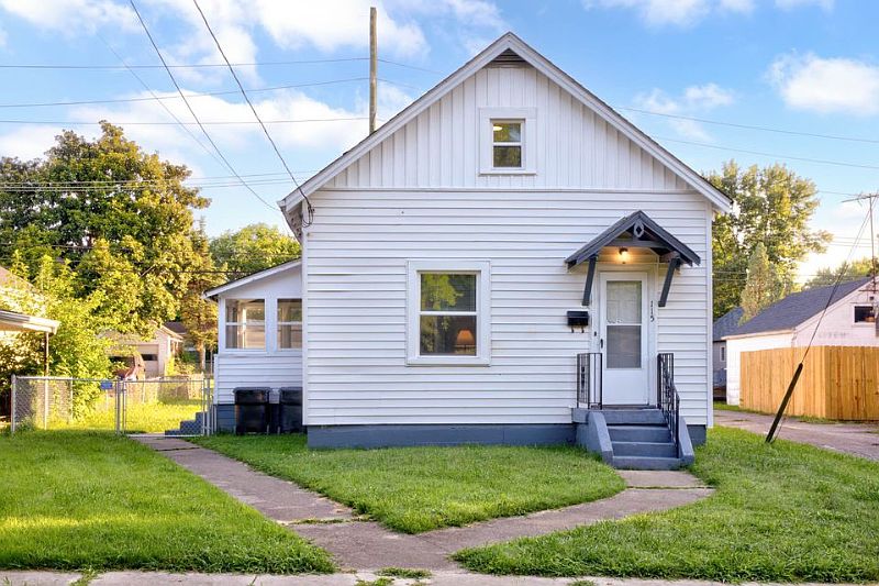 1st image of 115 Gillette Ave