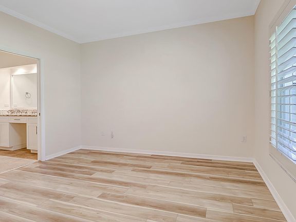 5th image of 512 Sugar Pine Ln