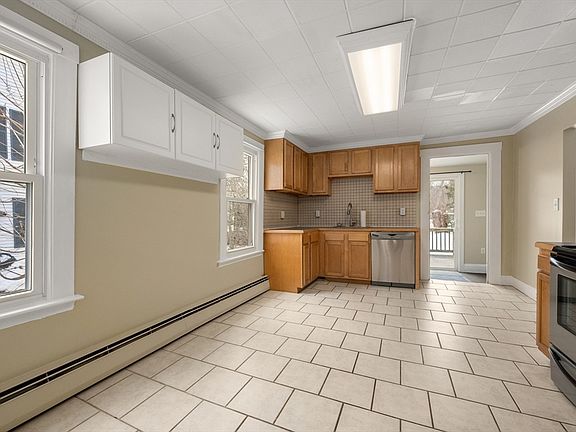 5th image of 8 Cleveland Ave