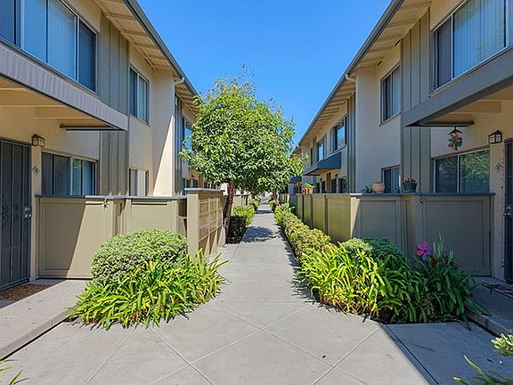 2nd image of 502 Orange Ave APT 19