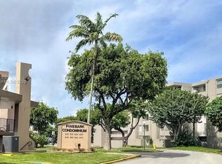 816 NW 87th Ave APT 305, Miami, FL 33172