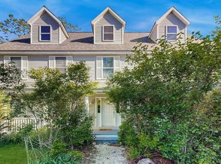 18 Charles Ln, Falmouth, MA 02540