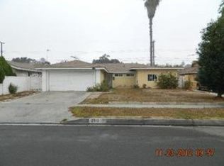 2913 W Borchard Ave, Santa Ana, CA 92704