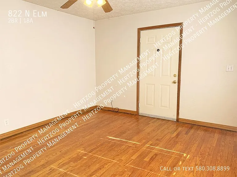 822 N Elm St — Photo 4
