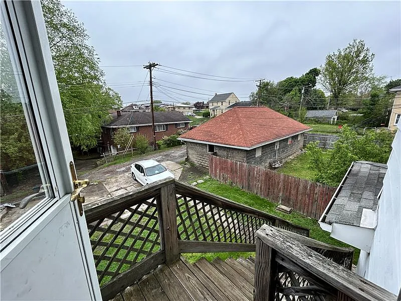 Building Photo - 377 Lawson Ave #2