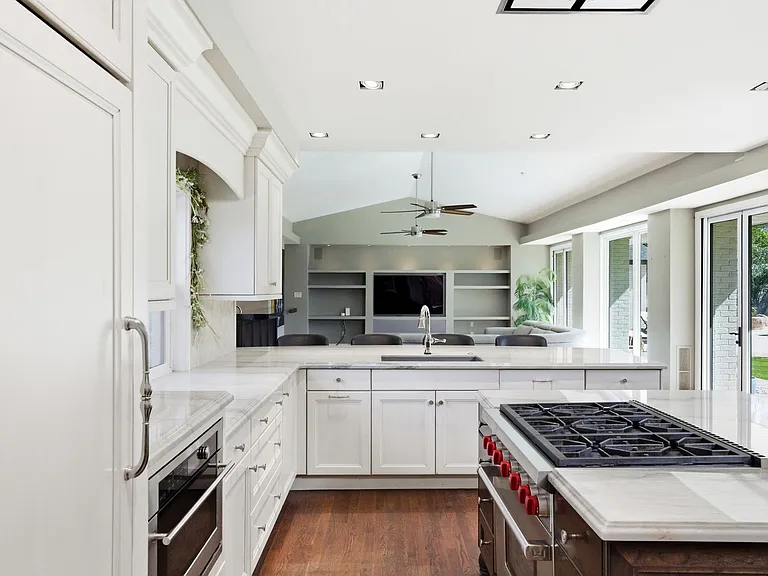 2939 N Manor Dr W — Photo 13