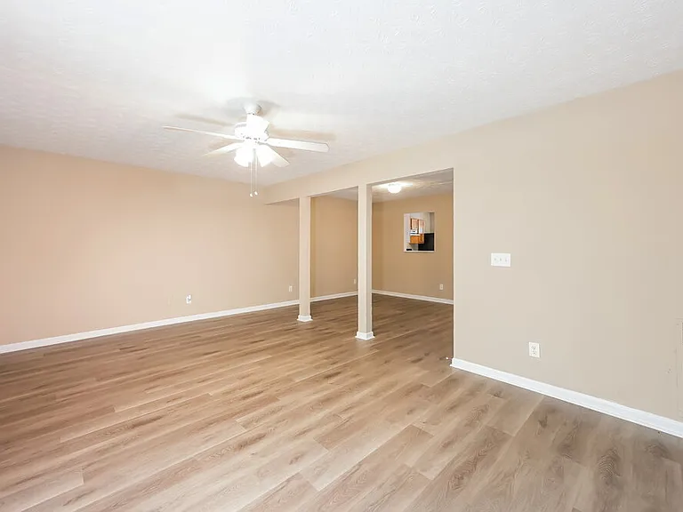 5733 Strathmoor Manor Cir — Photo 5