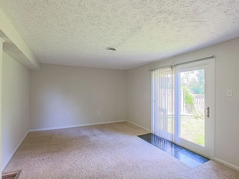 831 Comer Sq — Photo 17