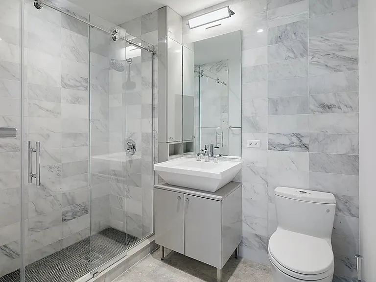 1050 6th Ave #6B — Photo 4