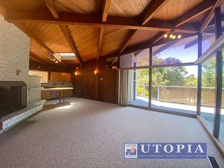 215 Blackpoint Ln — Photo 7