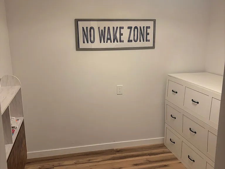 Office space. Full murphy bed.