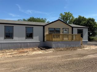 113 Crumpler Ln, Decatur, TX 76234
