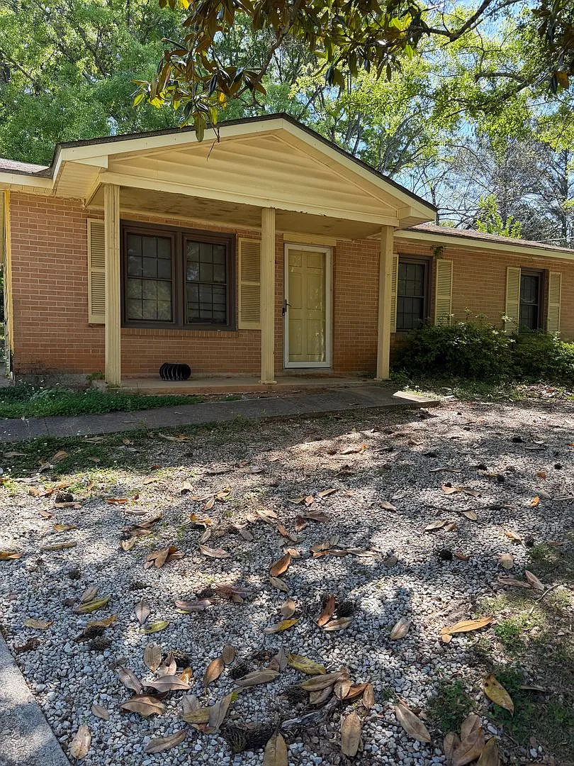 Building Photo - 544 N Donahue Dr