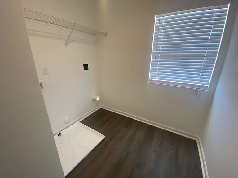 110 Marina Dr — Photo 12