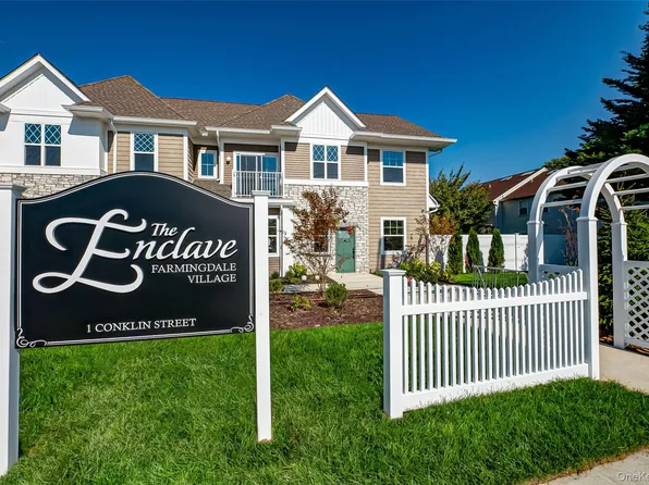 1 Conklin St Unit 202, Farmingdale, NY 11735