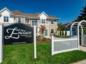 1 Conklin St, Farmingdale, NY