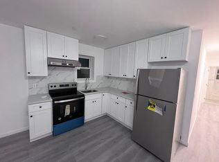 1240 119th St #1, College Pt, NY 11356