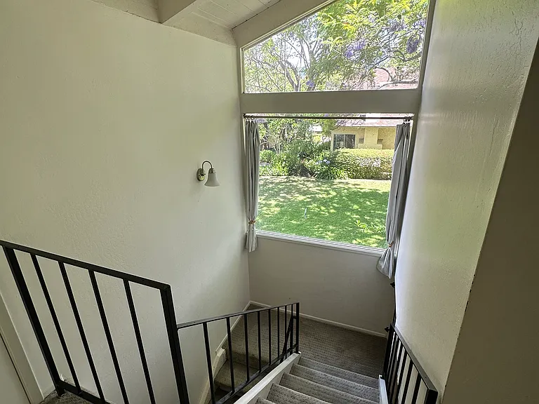 5048 Calle Real #B — Photo 14