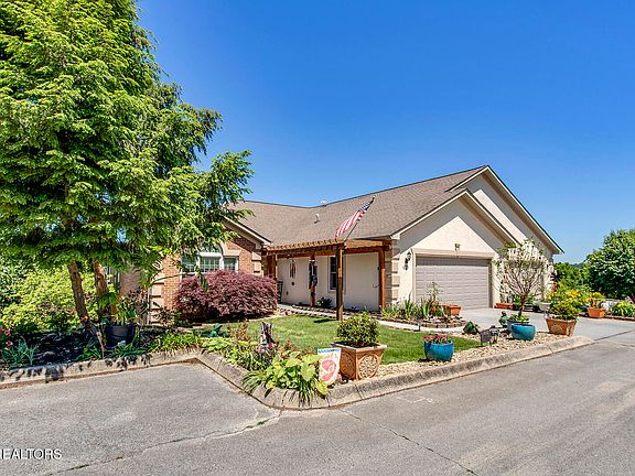 3rd image of 1005 Brentwood Ct