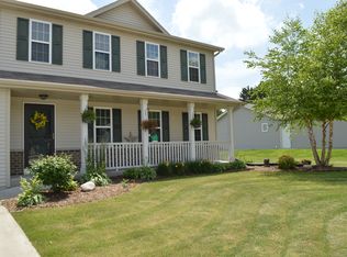 117 Green Ash Ln, Watertown, WI 53094