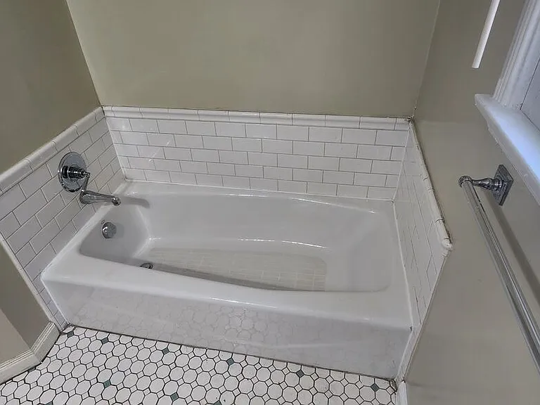 1338 S Dunsmuir Ave — Photo 24