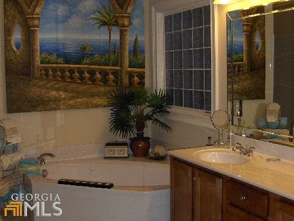 2nd image of 120 Crown Ct