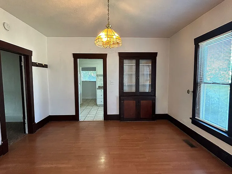 1107 S 4th Ave — Photo 12