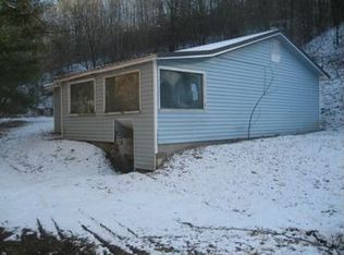 846 Sarks Rd, Argillite, KY 41121