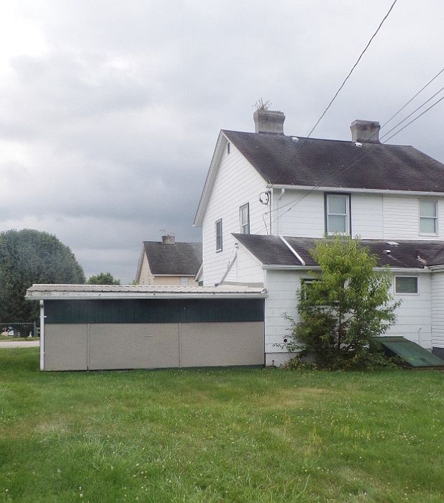 2nd image of 43 Hickory Rd