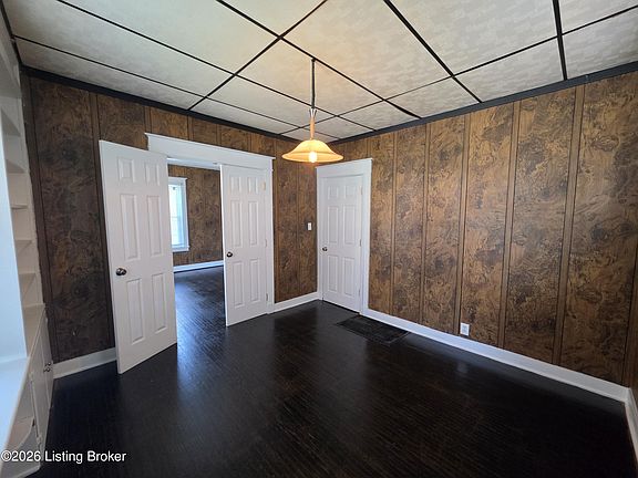 5th image of 321 S 39th St