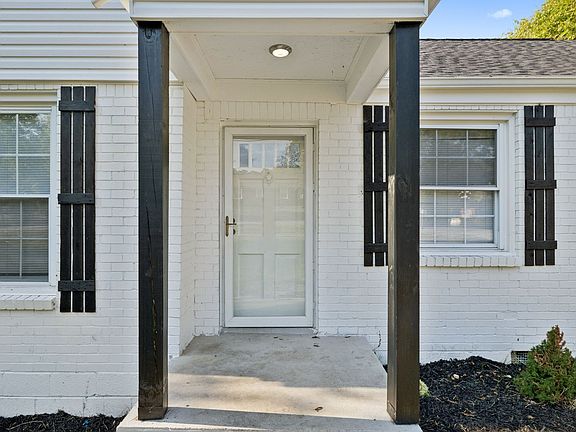 5th image of 606 Blackstone Ave