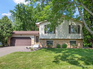 9645 Garrison Way, Eden Prairie, MN 55347