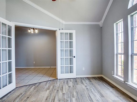 5th image of 4853 Jodi Dr