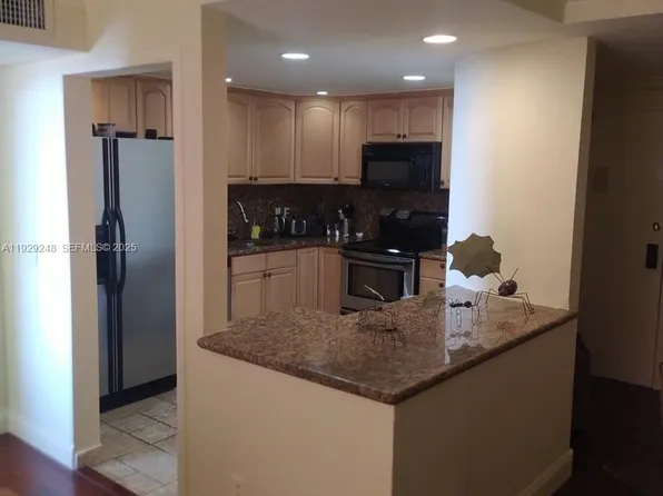 200 SE 15th Rd APT 7F, Miami, FL 33129