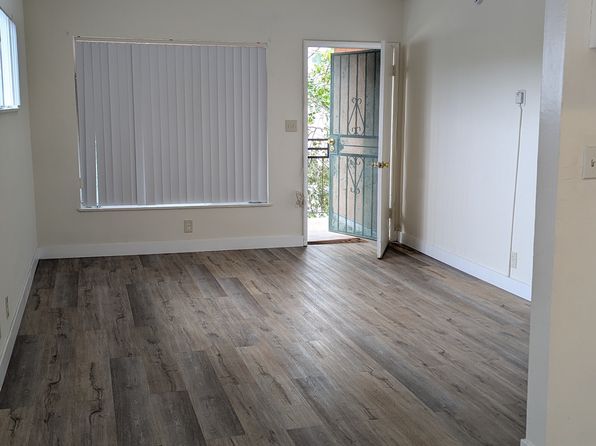 7106 S La Cienega Blvd #3