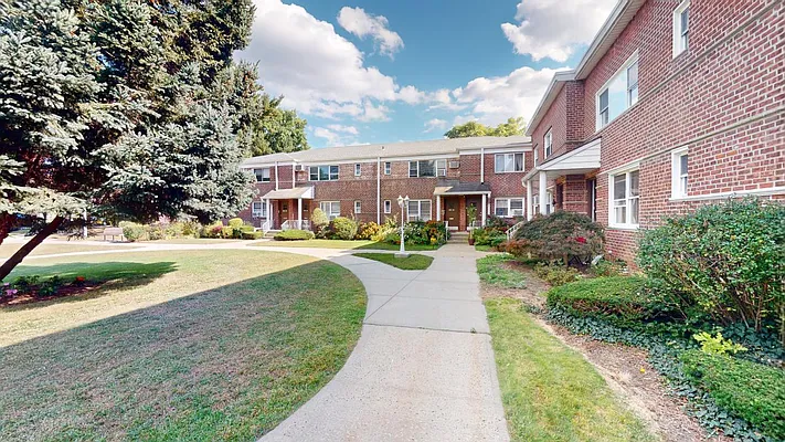 Sold by Metro Garden Realty NYC | media 2