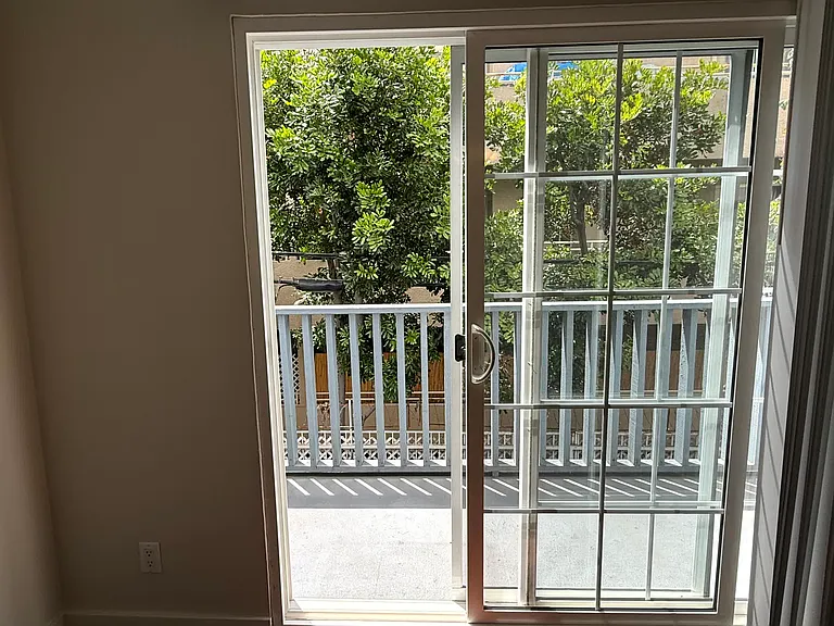 5044 W Maplewood Ave #8 — Photo 4
