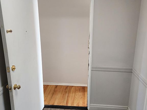 4th image of 3821 Itaska St APT 10
